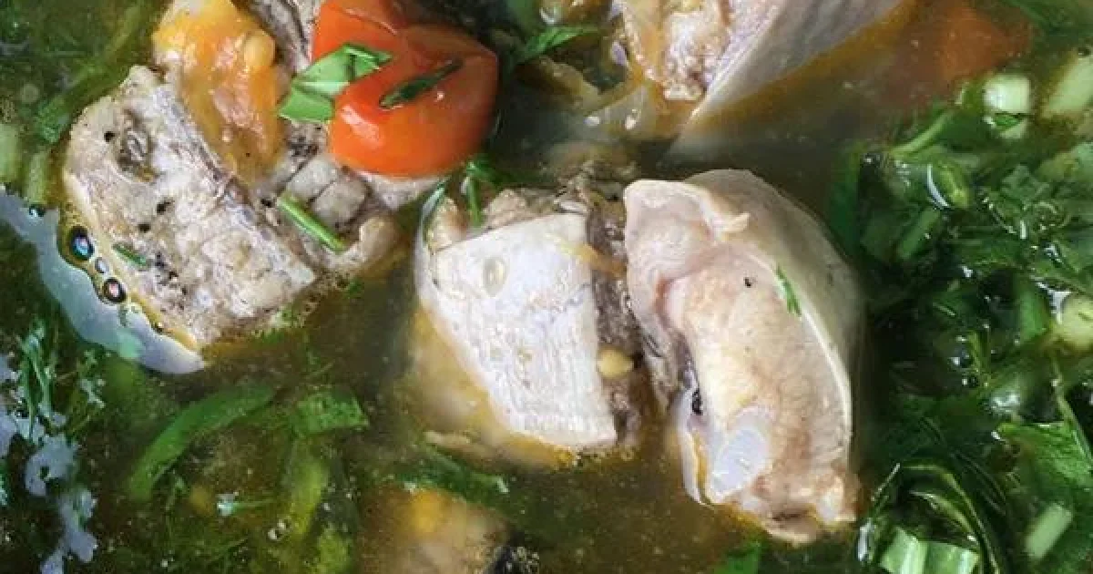 Canh cá đuối nấu mùng chua thanh mát