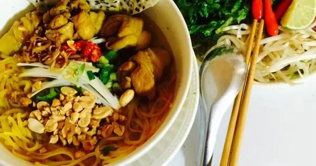 Mì Quảng Gà Đậm Đà Chuẩn Vị Miền Trung