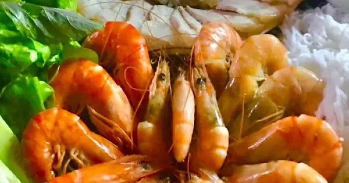 Tôm Thịt Luộc Cuốn Bánh Tráng Thanh Mát