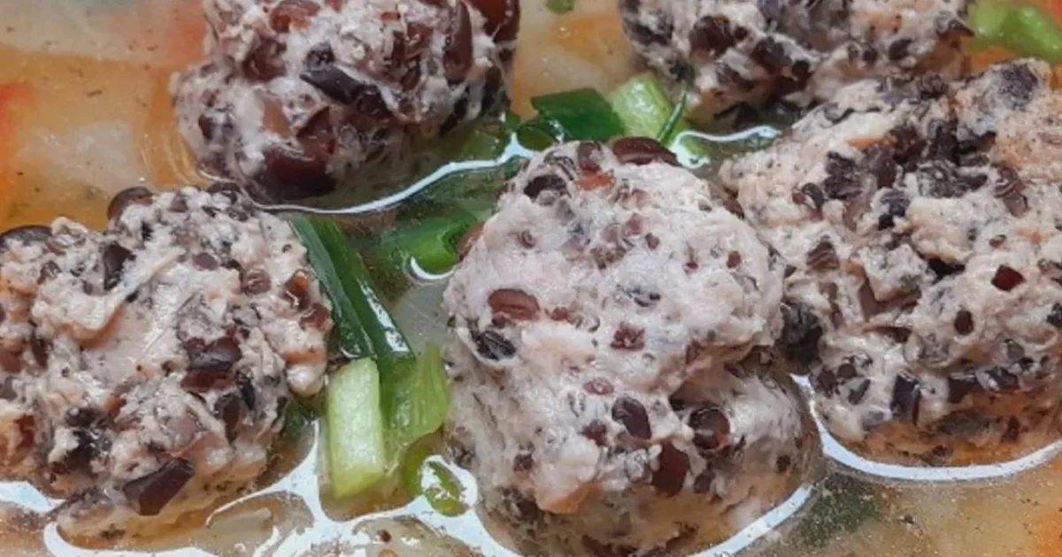 Canh bắp cải cà chua nấu mọc thanh ngọt