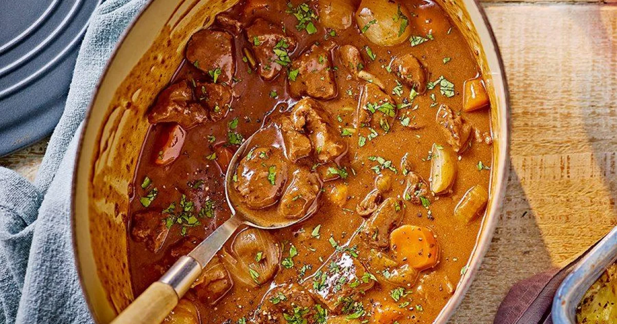 Rich and Hearty Venison Stew with Red Wine